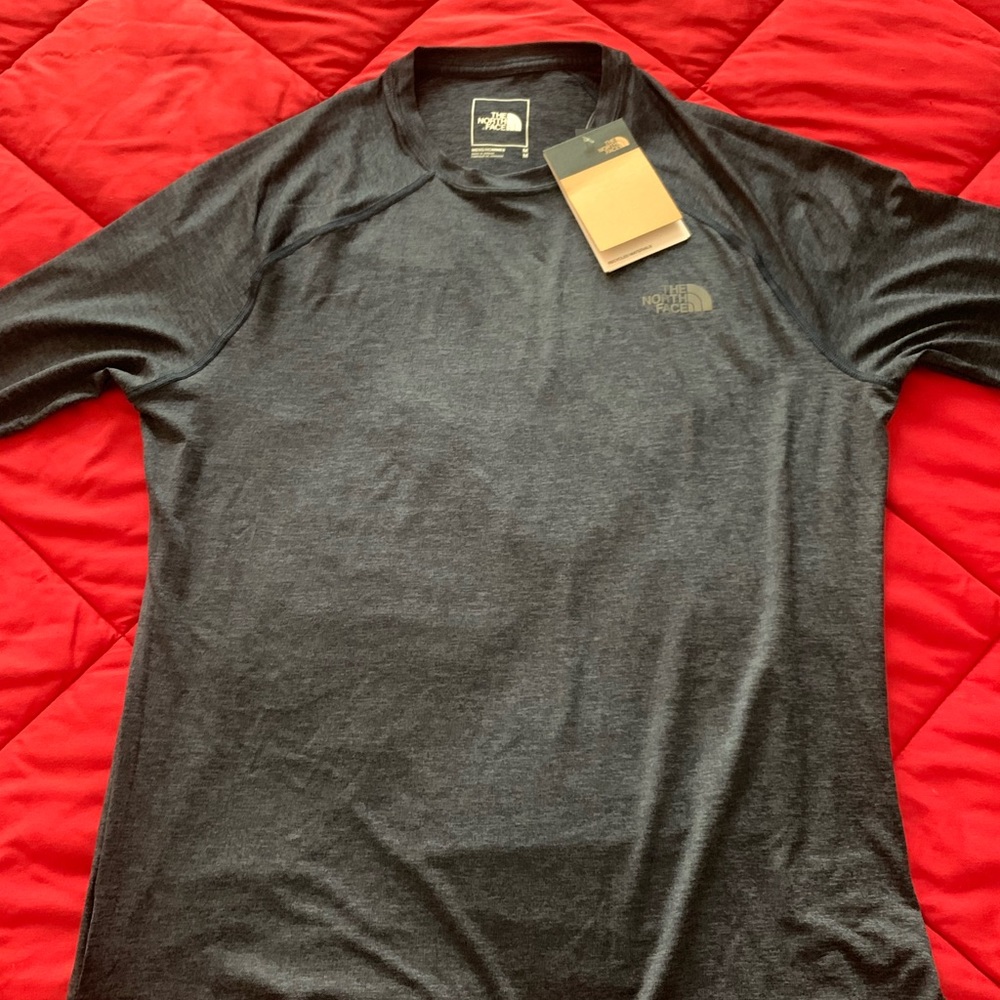 North Face NWT Mens Base Layer Long Sleeve Shirt size M